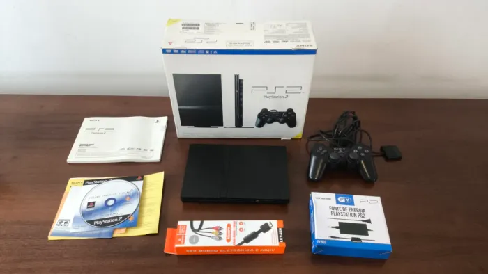 PlayStation 2 Slim Na Caixa + Manuais + Controle Original + Cabos Novos - Pronto p/ jogar