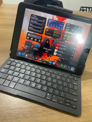 Capa Logitech Slim Folio Para iPad 9