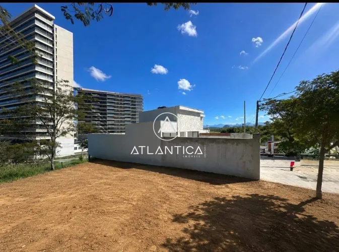 Atlântica Imóveis tem excelente Terreno à Venda no Vale das Palmeiras, Macaé/RJ.