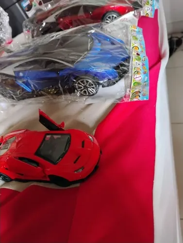 Carrinho em miniatura 