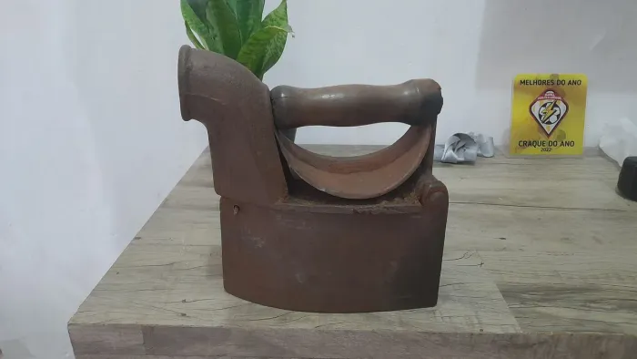 Ferro de passar antigo reliquia