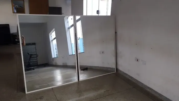 Vendo espelhos usados 1metro por 1,40metro; tenho 4 mas vendo separado.