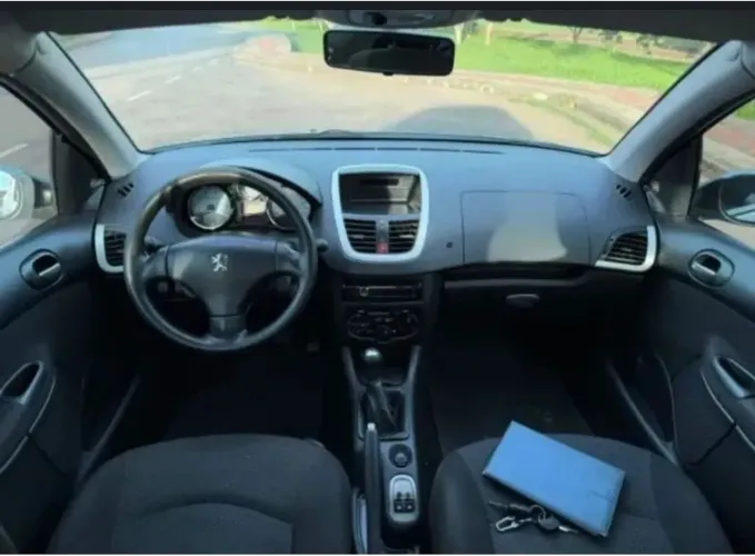 Peugeot 207 XR 1.4 Flex 8V 5P 2013