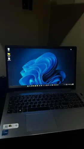 Notebook Lenovo i3 12a geração + SSD 256 + 8GB DDR5