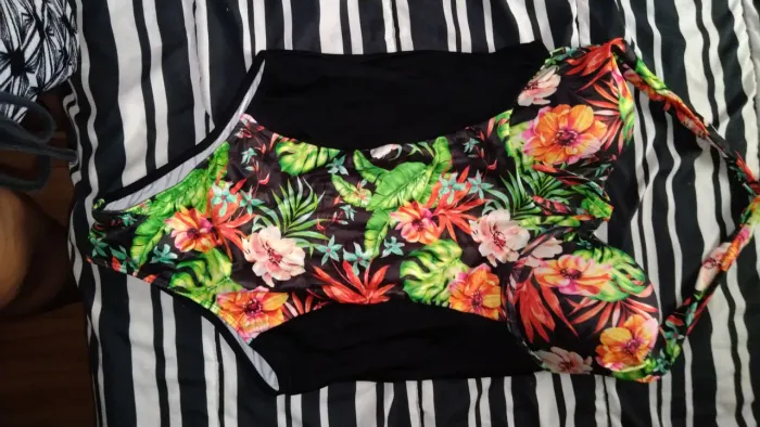 Maiô estampado novo
