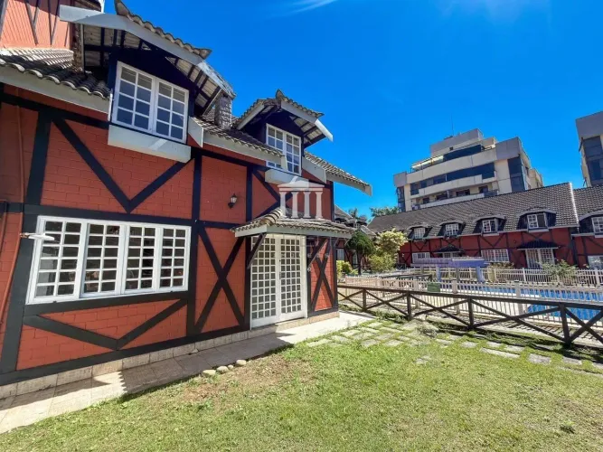 Casa com 4 dormitórios à venda, 114 m² por R$ 880.000,00 - Alto - Teresópolis/RJ