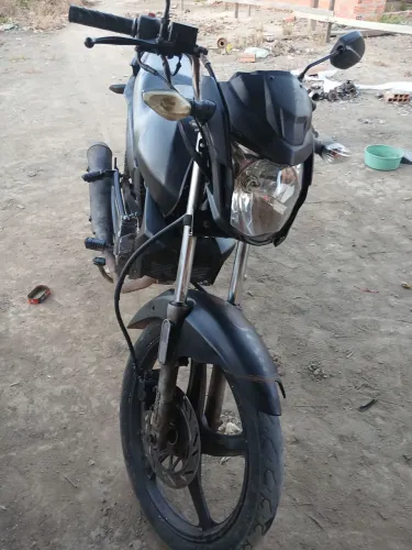 Vendo esta moto por 5.000,00