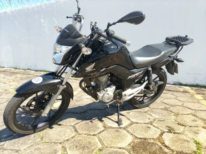 Vendo CG Fan 2024. Aceito negociações de valores