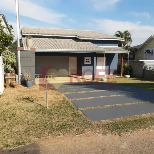 CASA EM CONDOMINIO FECHADO COM PISCINA