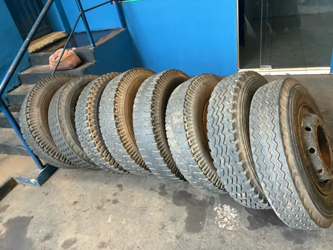 Pneus 900/20 
