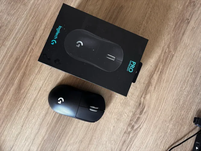 Mouse gamer Logitech G PRO SUPERLIGHT