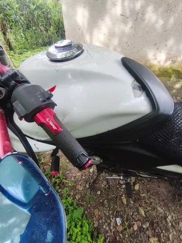 Honda CB 300R 2012 - Ficou 2 semanas parada e não liga - Pega no tranco