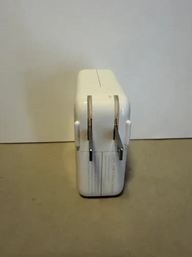 Adaptador de energia Apple USB original  de 61w ou70w acabamento branco