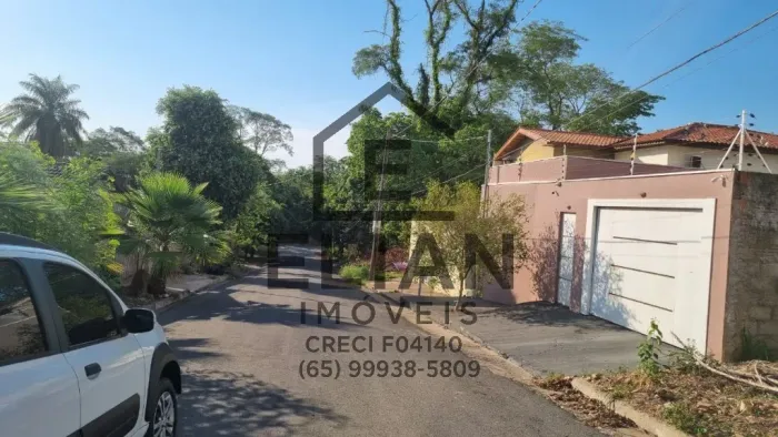Terreno de 360m² com muros fundos e duas laterais no bairro Santa Cruz 1