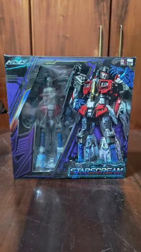 Starscream MDLX Threezero