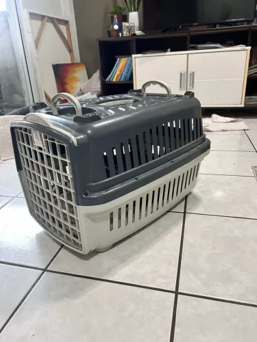 Caixa de transporte para cachorro