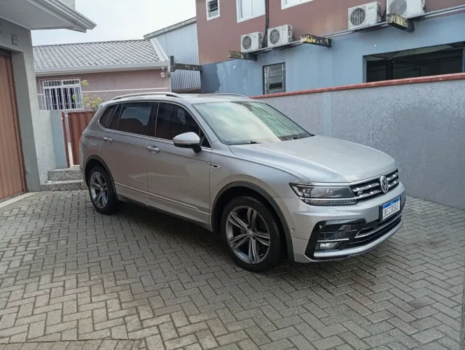 Volkswagen Tiguan Allspac R-line 350 TSI 2.0 4X4 2019