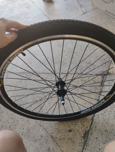Roda e pneu aero aro 26 1,5 poti