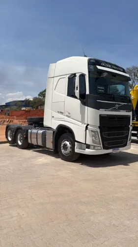 VOLVO FH 500 GLOBETROTTER 6X2 UNICO DONO BAIXO KM