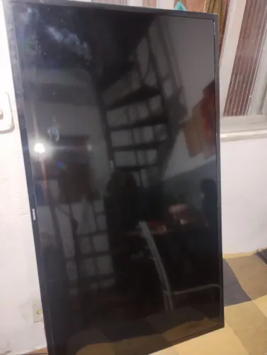 Tv smart Samsung 49 apagou não ligou mas pra quem queira conserta ou aproveita peça 300.