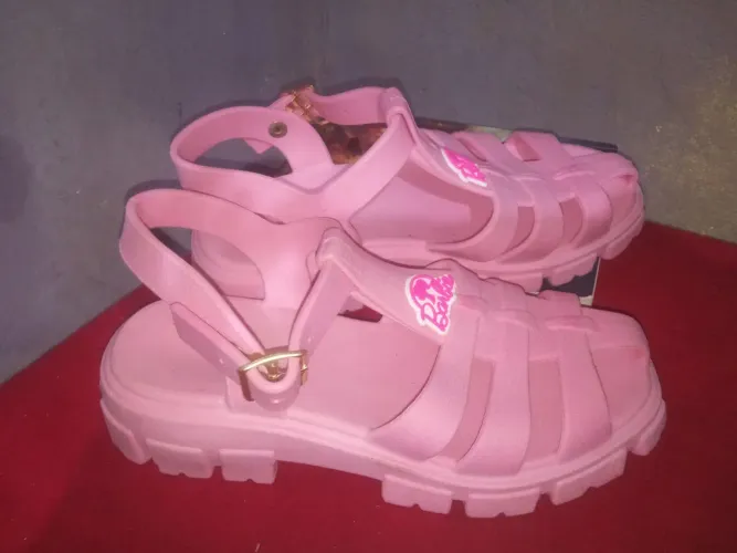 Sandália infantil Barbie