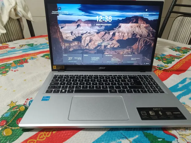 Vende-se Notebook Acer - 256GB SSD + 8GB RAM