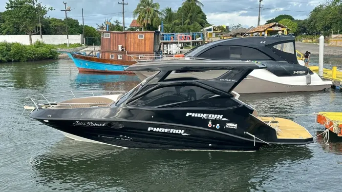 Vendo lancha dez 23 com sornas 60 horas