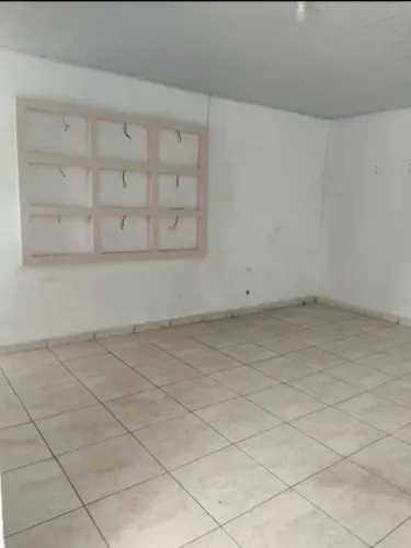 ALUGO SALA COMERCIAL na AV.T09 