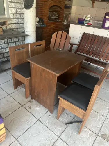 ? MESA DE MADEIRA COM 4 CADEIRAS POR APENAS R$ 250,00!
