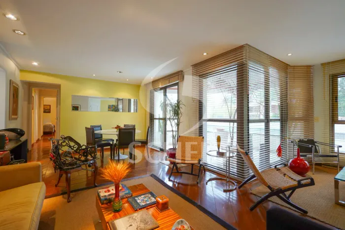 Apartamento com 3 quartos e 3 vagas no Real Parque