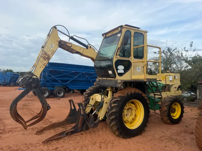 Carregadeira de cana JD 6110J 2013 canavieiro