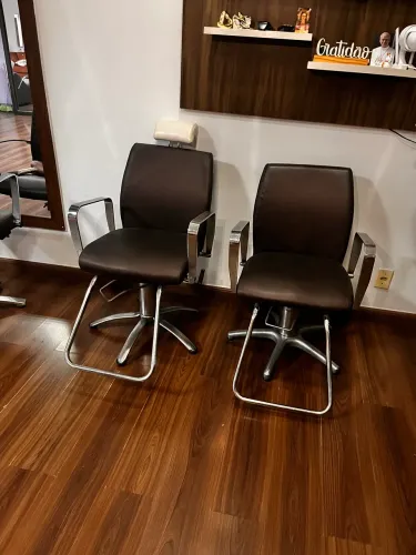 Cadeira poltrona de salão reclinável