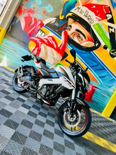Bajaj Dominar 200 