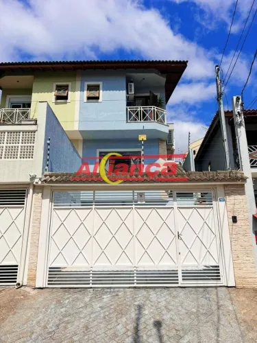 Sobrado de 180m² com 3 Suítes, 2 Vagas e Ar Condicionado ? Aceita Permuta e Financiamento