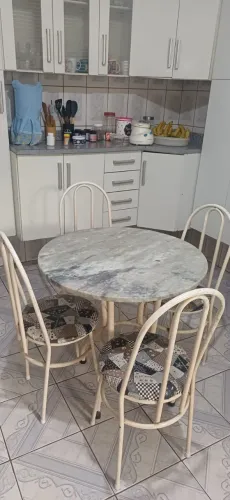 Mesa + 4 cadeiras para cozinha