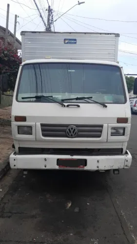 Caminhão Volkswagen 8100