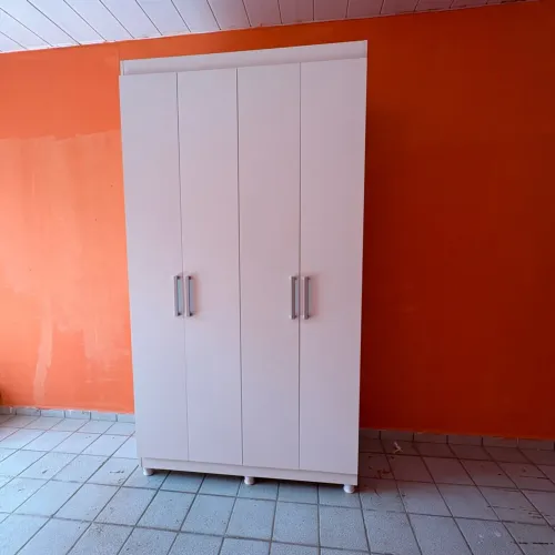Quarta Roupa 100% MDF de 4 porta NOVO