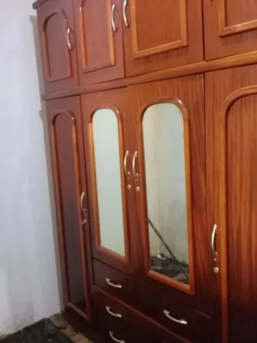 Guarda roupa 4 portas 3 gavetas baú emcima