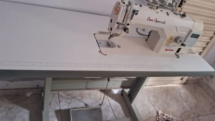 Vendo essa máquina reta eletrônica 1600.00