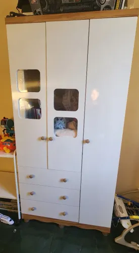 Guarda-roupa infantil 