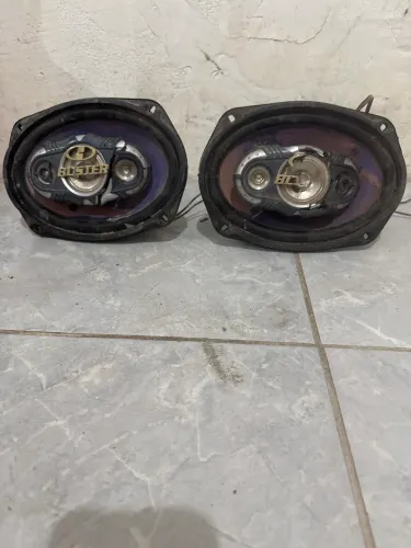 Par auto-falante automotivo marca Buster.