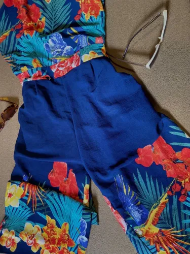 Macacão azul longo estampado tamanho M