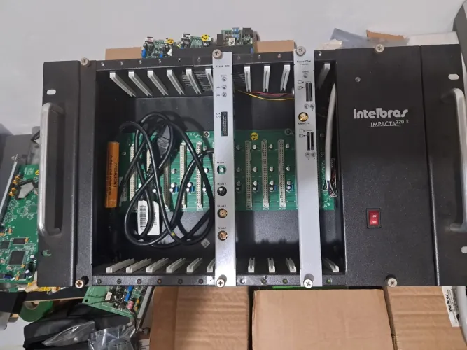Central de pabx Impacta 220 Rack intelbras seme nova. Base e mais placas avulsa