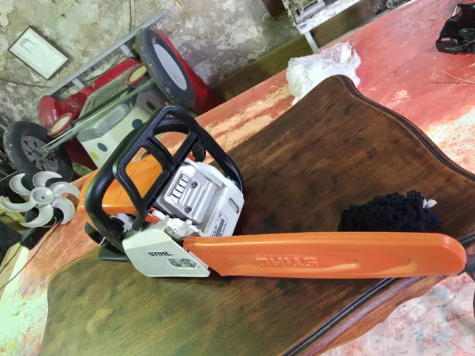 Motosserra Stihl semi-nova