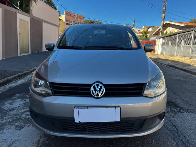 Volkswagen Fox 1.6 MI Total Flex 8V 5P 2013