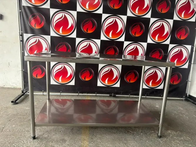 Mesa de cozinha industrial 1,40x69x83