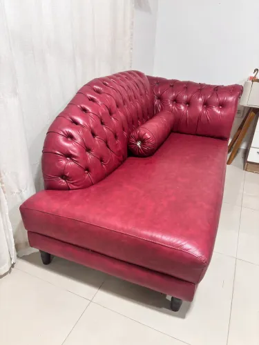 SOFÁ VERMELHO ESTILO DIVÃ