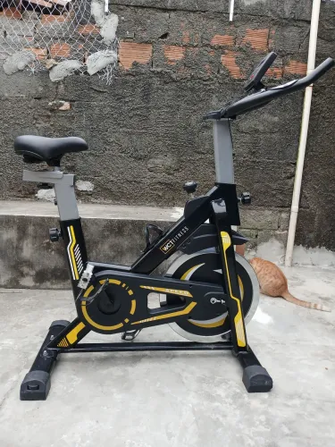 BICICLETA ERGOMÉTRICA