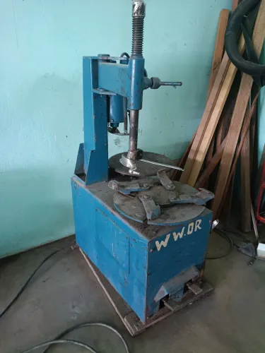Máquina de desmontar pneu