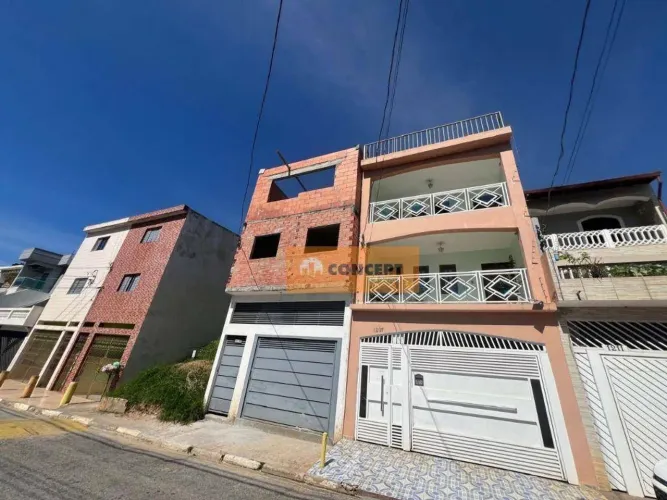 Sobrado com 4 dormitórios à venda, 242 m² por R$ 650.000,00 - Vila Romanópolis - Ferraz de